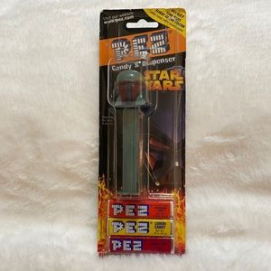 Collectible Star Wars Boba Fett PEZ Dispenser with Candy 2005 Lucasfilm Ltd